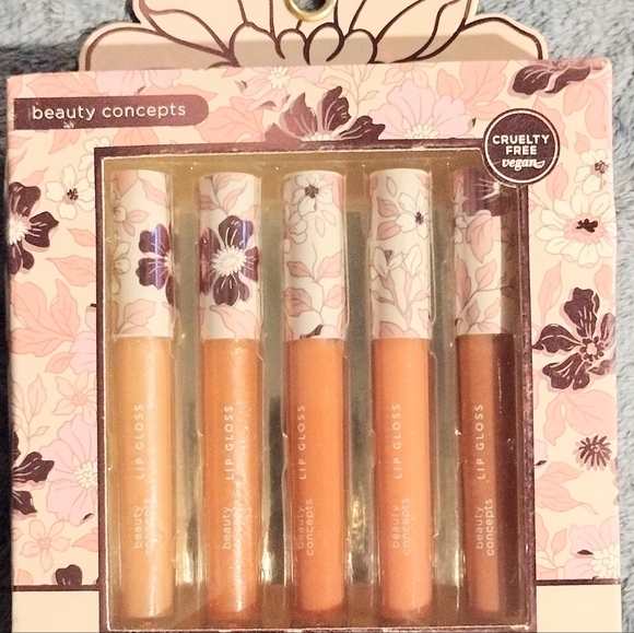 Ellen Tracy Blush Compact and Beauty Concept Lip Gloss - Picture 3 of 4